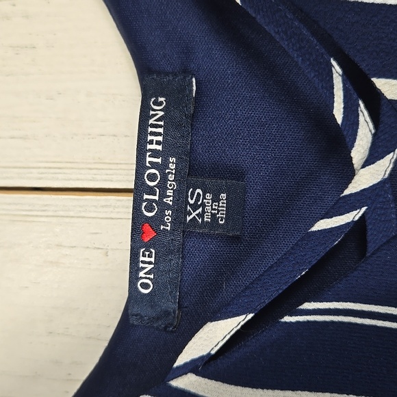 One clothing blue white cold shoulder wide leg jumpsuit women's size XS - Picture 3 of 10